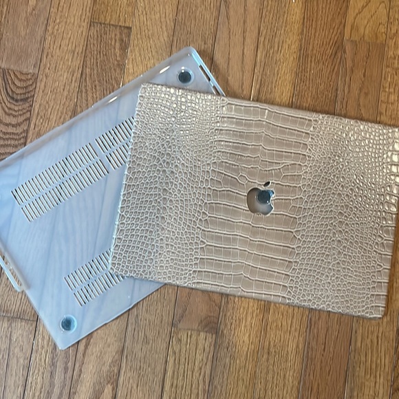 Chic Geeks MacBook Hard Cover - Picture 3 of 5